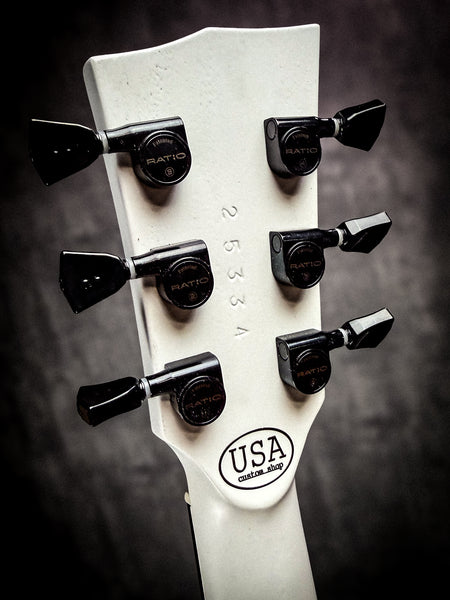 Yeti - white lacquer - 25334