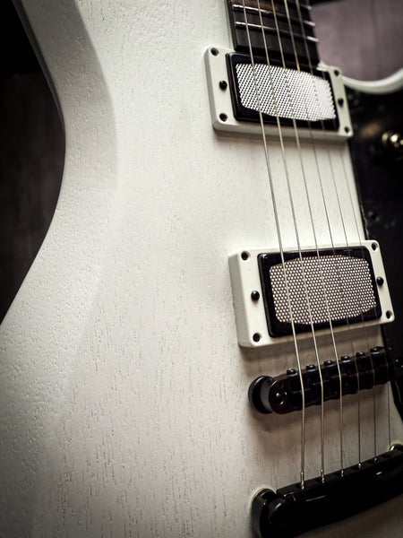 Yeti - white lacquer - 25334