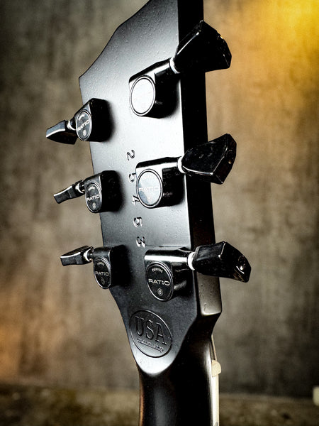 headstock black