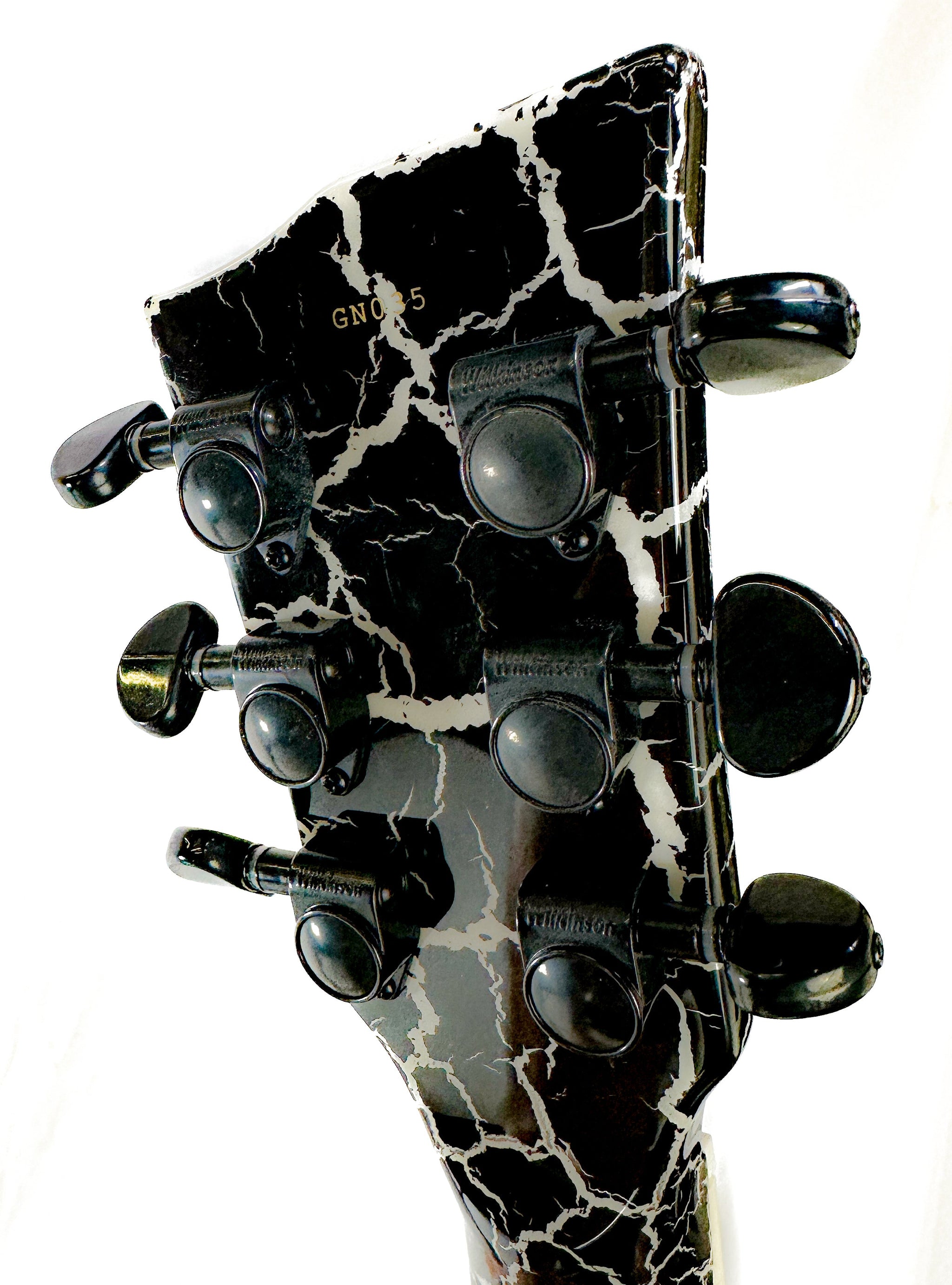 Gnarwhal DE Black/White Crackle – dunableguitars