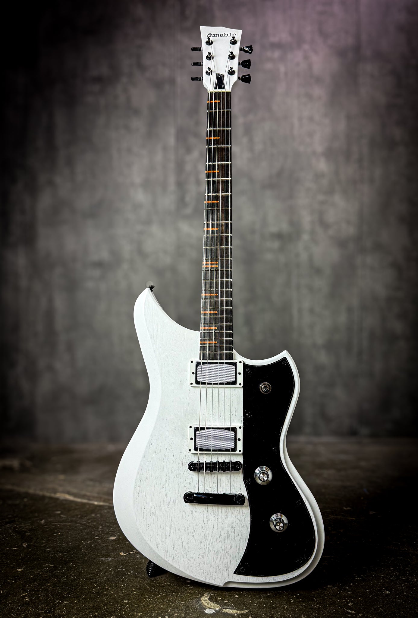 Yeti - white lacquer - 25334