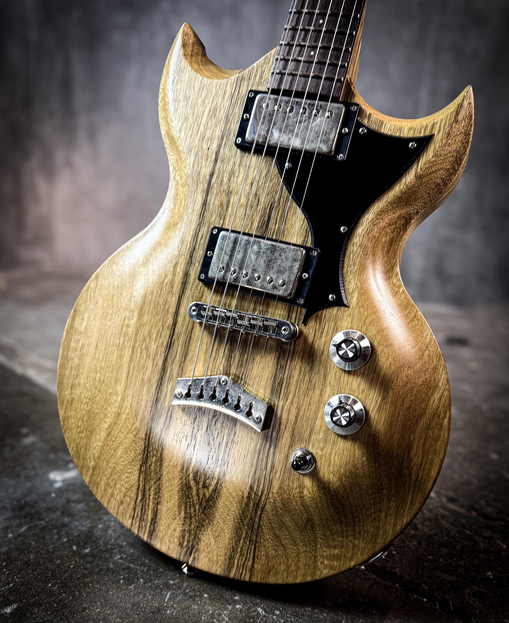 Minotaur - Black Limba Natural - 25443
