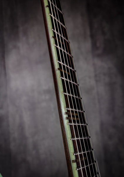 YETI — mint pearl body, natural oil neck — 26176