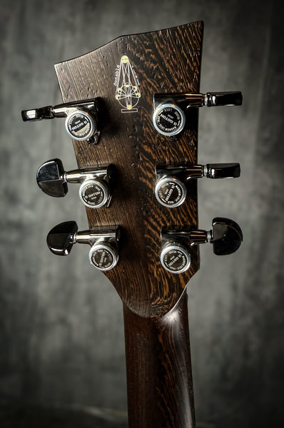 YETI — mint pearl body, natural oil neck — 26176