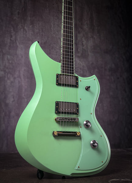 YETI — mint pearl body, natural oil neck — 26176