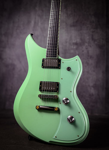 YETI — mint pearl body, natural oil neck — 26176